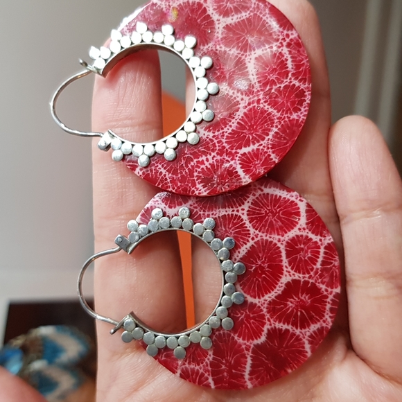 2 Sets Of Artisanal Handmade Earrings - Picture 9 of 17
